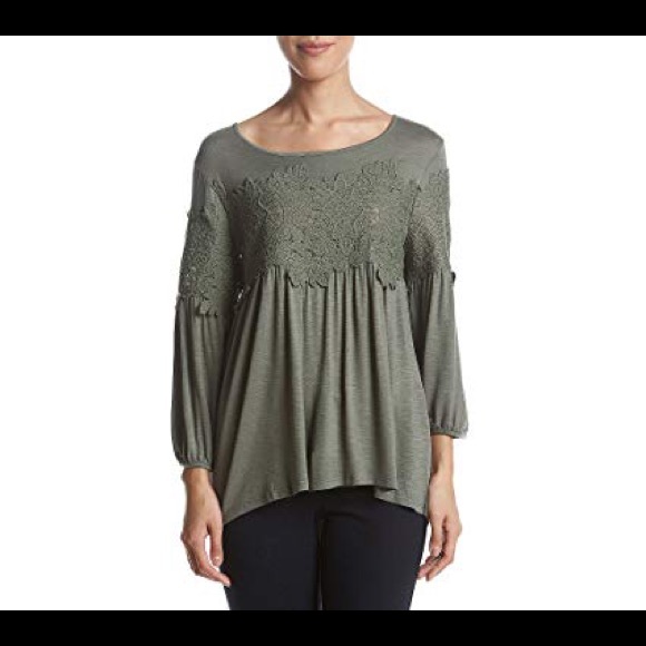 Adiva Tops - ✨FINAL PRICE✨Adiva knit top w/ lace detail